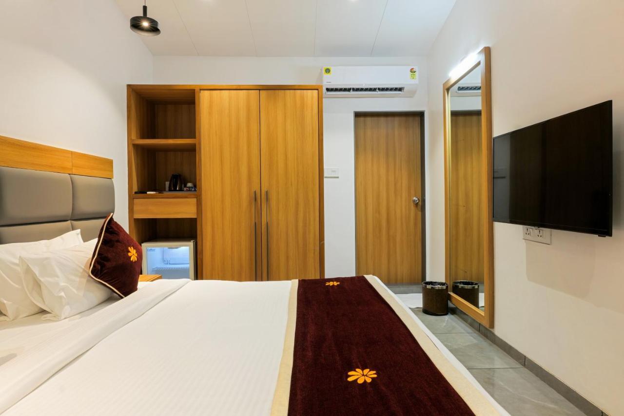 Gold Beach Villa ดามัน ภายนอก รูปภาพ